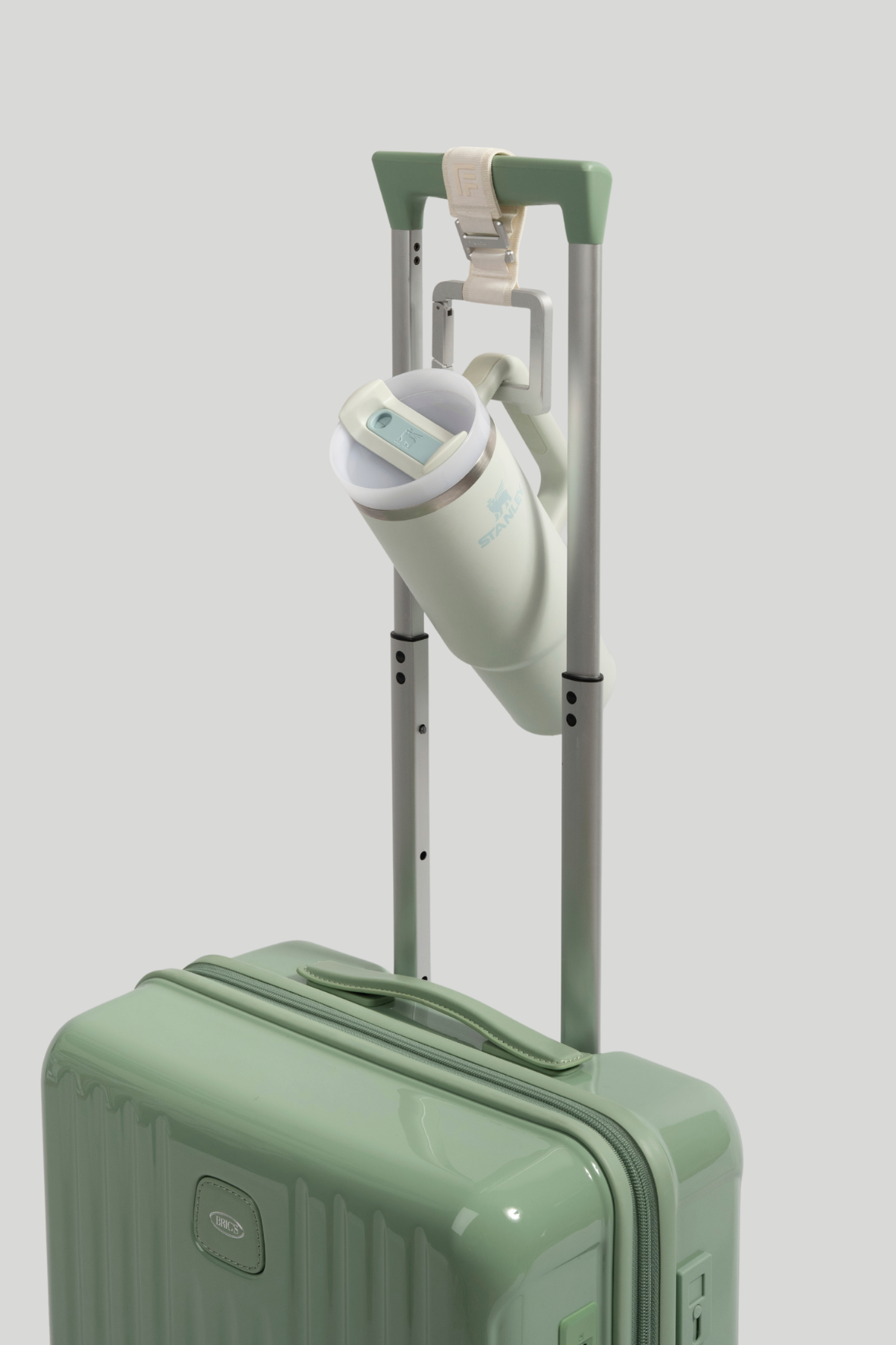 Urban Travel Carabiner - Off White