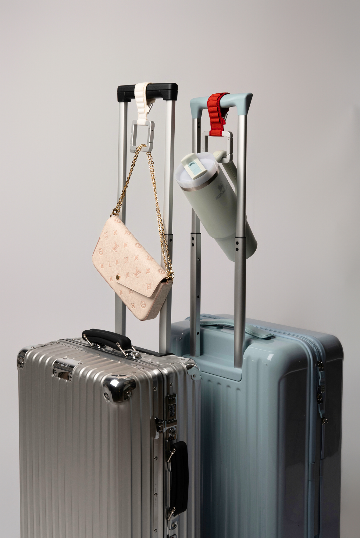 Urban Travel Carabiner - Hot Red